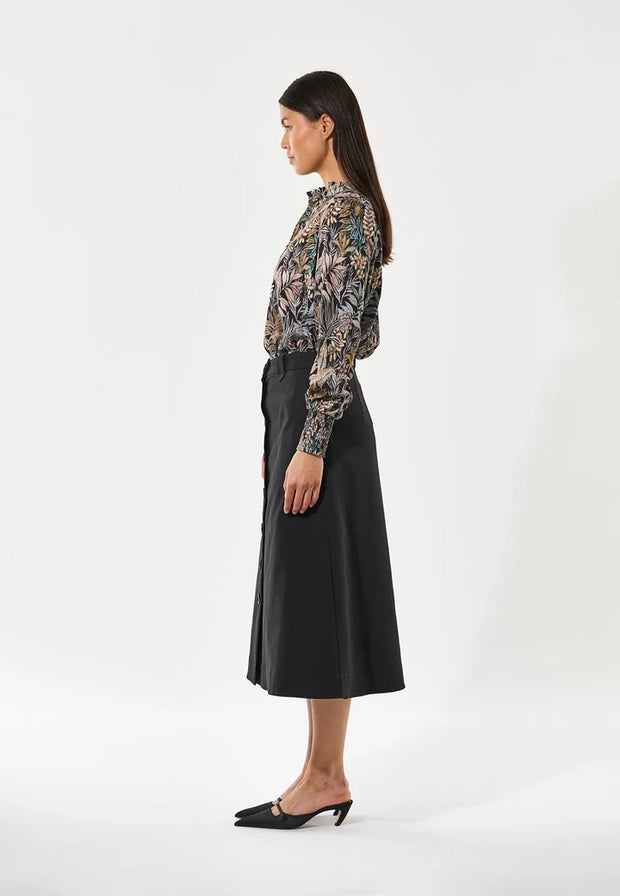 JacobaDEA EV - Blouse with Smock Details - Sencha Black - Dea Kudibal