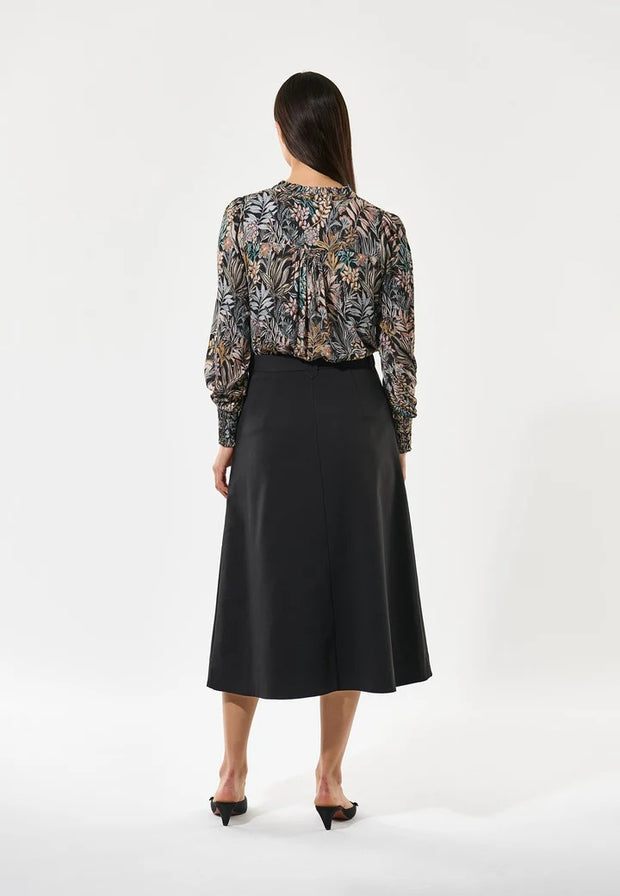 JacobaDEA EV - Blouse with Smock Details - Sencha Black - Dea Kudibal