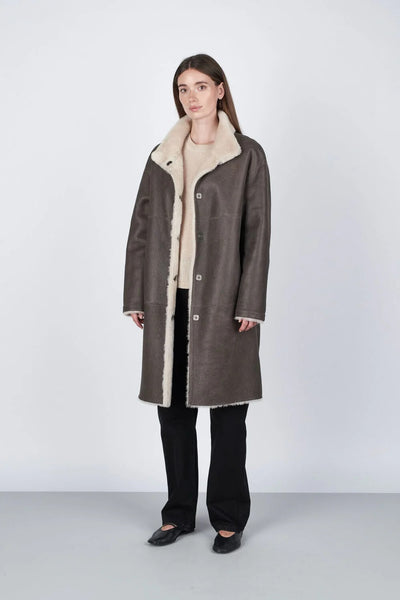 Josephine Coat - Brown - 100% Shearling Lammeskind - O'Tay