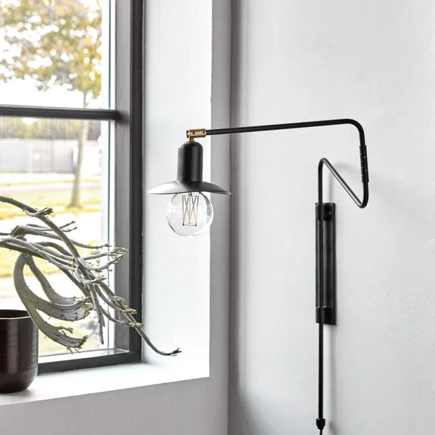 Væglampe - Swing - Sort - House Doctor