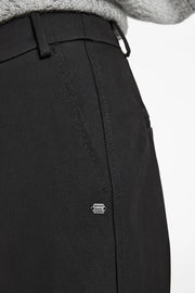 Dana - Regular Leg - Black - Gustav
