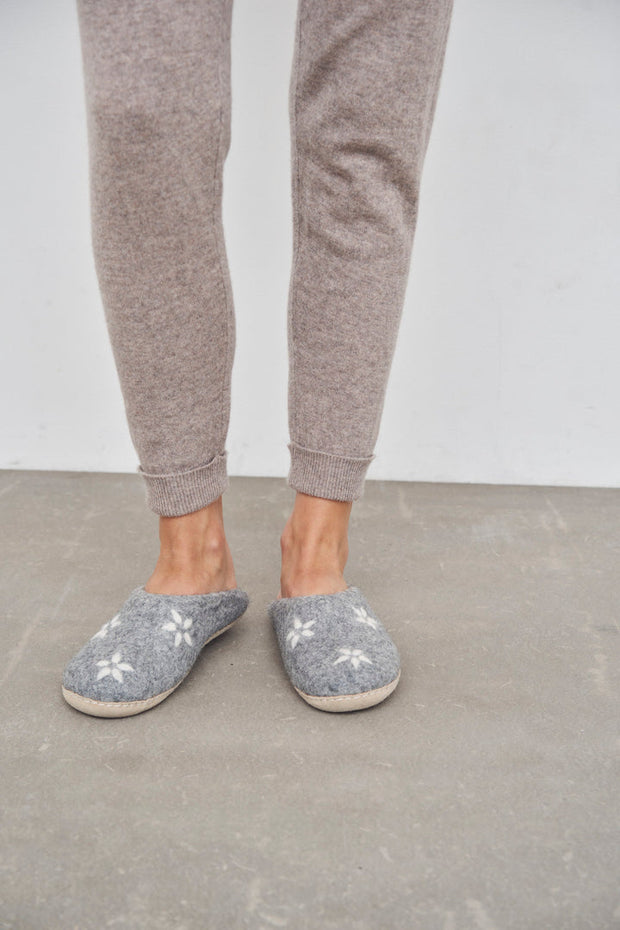 Warm Feet Slippers - Mid Grey - 100% Uld - Care by Me