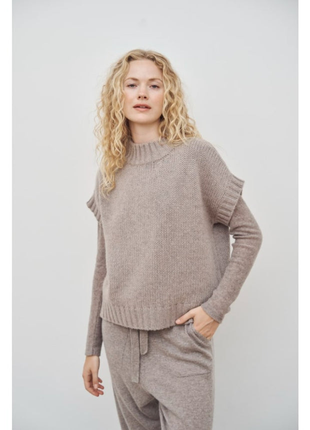 Etta Vest - Dark Sand - 50% Cashmere/50%Wool - Care by Me